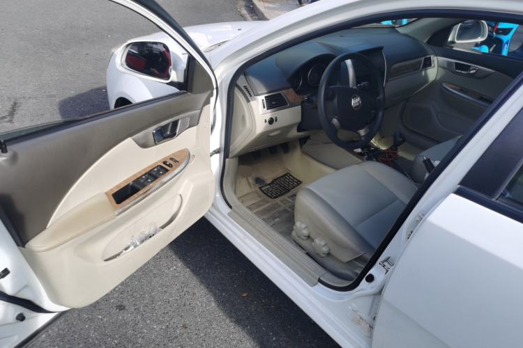 Used Buick Excelle 2015 1.5L Manual Classic Trim Driver Seat