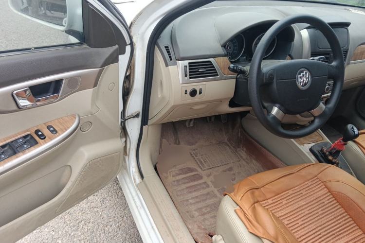 Used Buick Excelle 2015 1.5L Manual Classic Trim Driver Seat