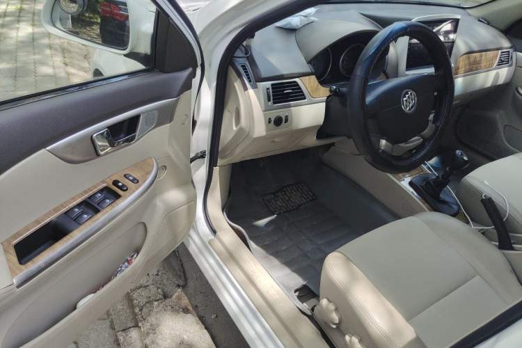 Used Buick Excelle 2015 1.5L Manual Classic Trim Driver Seat