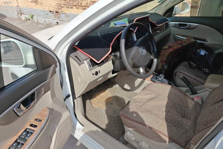 Used Buick Excelle 2015 1.5L Manual Classic Trim Driver Seat