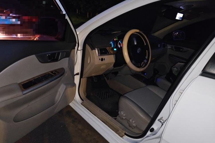 Used Buick Excelle 2015 1.5L Manual Classic Trim Driver Seat