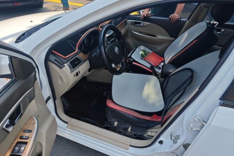 Used Buick Excelle 2015 1.5L Manual Classic Trim Driver Seat