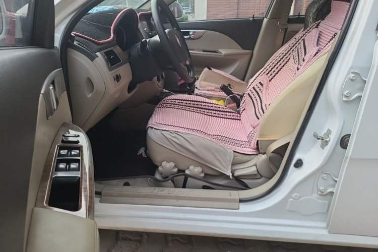 Used Buick Excelle 2015 1.5L Manual Classic Trim Driver Seat