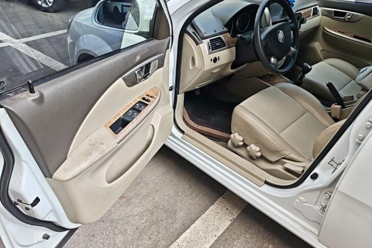 Used Buick Excelle 2015 1.5L Manual Classic Trim Driver Seat