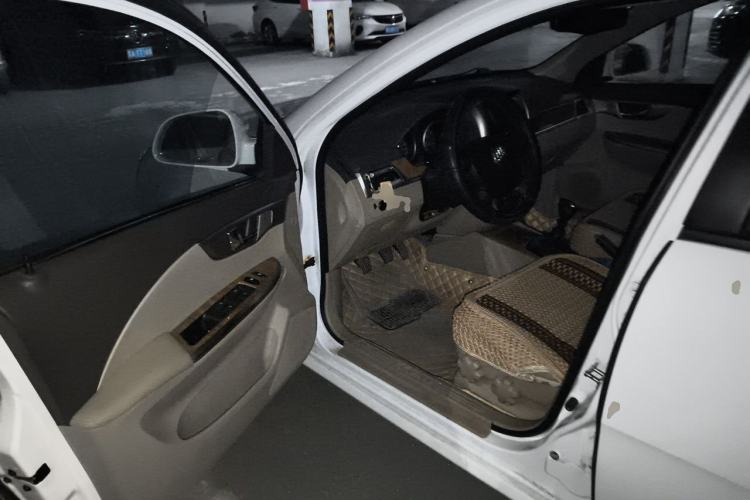 Used Buick Excelle 2015 1.5L Manual Classic Trim Driver Seat