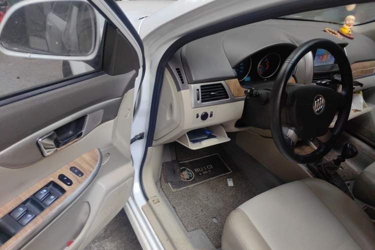 Used Buick Excelle 2015 1.5L Manual Classic Trim Driver Seat
