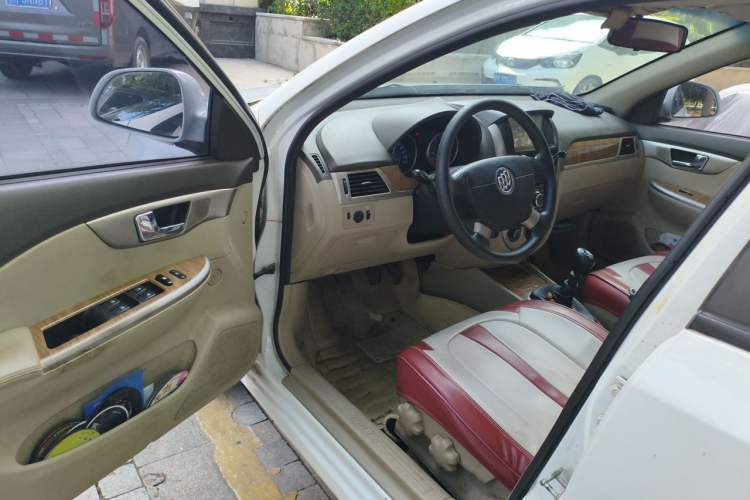 Used Buick Excelle 2015 1.5L Manual Classic Trim Driver Seat
