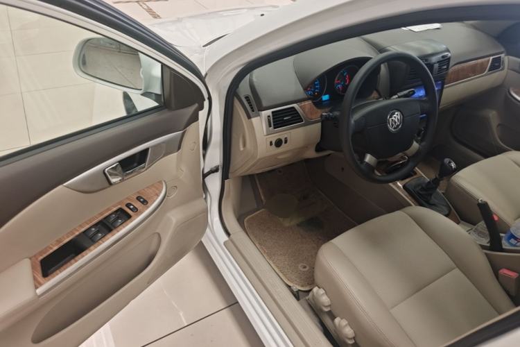 Used Buick Excelle 2015 1.5L Manual Classic Trim Driver Seat