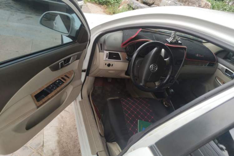 Used Buick Excelle 2015 1.5L Manual Classic Trim Driver Seat
