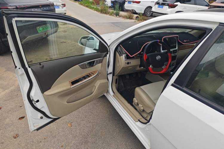 Used Buick Excelle 2015 1.5L Manual Classic Trim Driver Seat