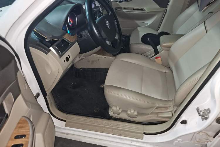 Used Buick Excelle 2015 1.5L Manual Classic Trim Driver Seat
