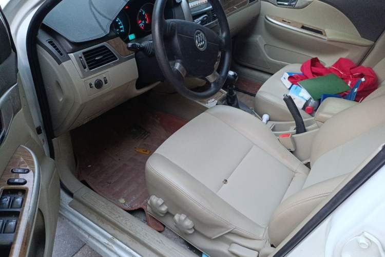 Used Buick Excelle 2015 1.5L Manual Classic Trim Driver Seat