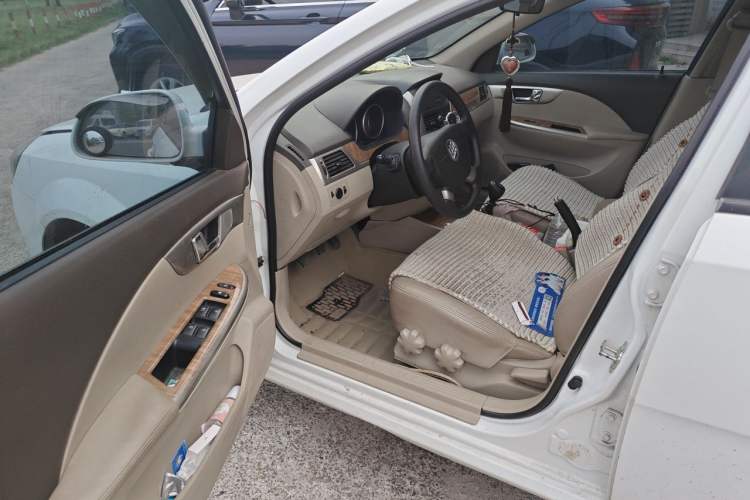 Used Buick Excelle 2015 1.5L Manual Classic Trim Driver Seat