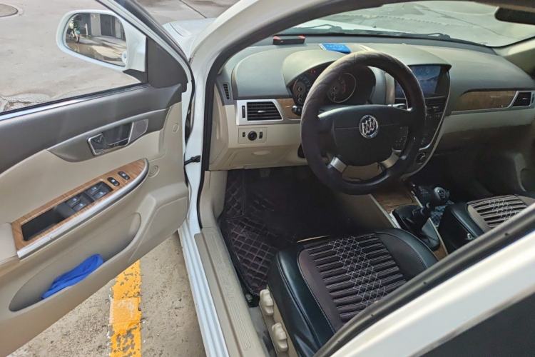 Used Buick Excelle 2015 1.5L Manual Classic Trim Driver Seat