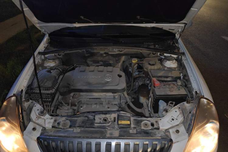 Used Buick Excelle 2015 1.5L Manual Classic Trim Engine Bay