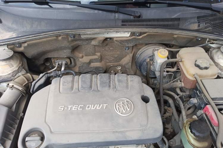 Used Buick Excelle 2015 1.5L Manual Classic Trim Engine Bay