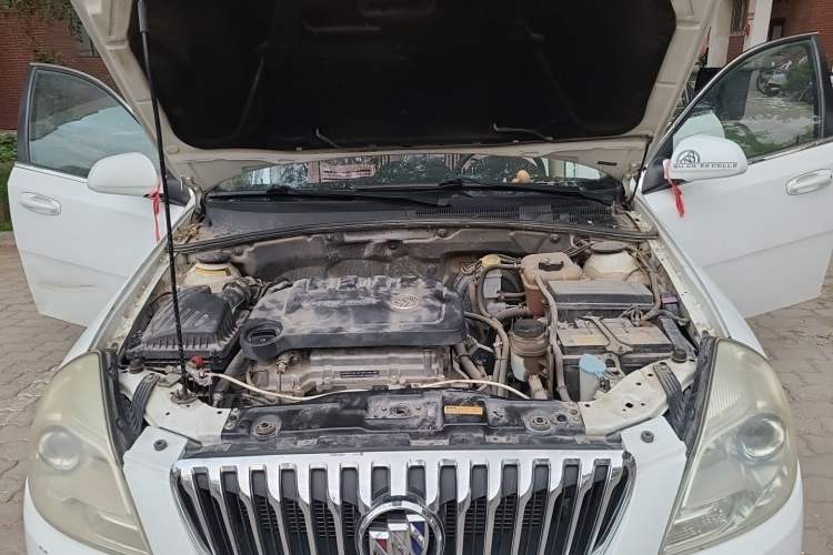 Used Buick Excelle 2015 1.5L Manual Classic Trim Engine Bay