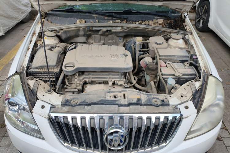Used Buick Excelle 2015 1.5L Manual Classic Trim Engine Bay