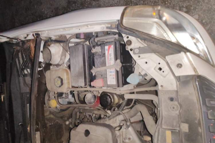Used Buick Excelle 2015 1.5L Manual Luxury Model Engine Bay Left