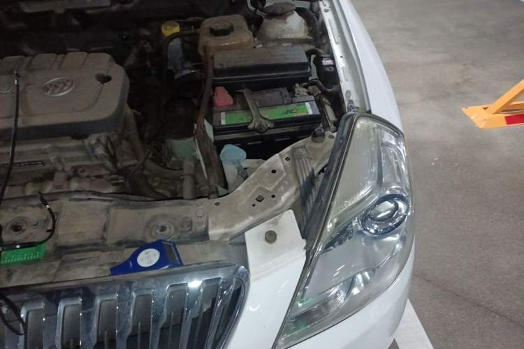 Used Buick Excelle 2015 1.5L Automatic Classic Model Engine Bay Left
