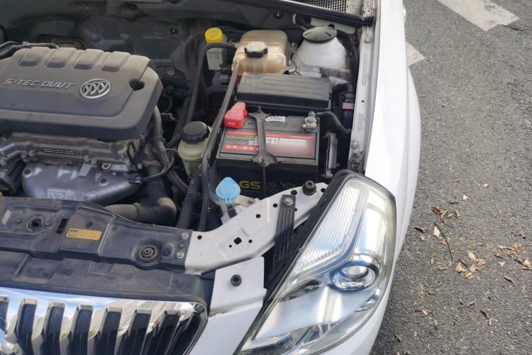 Used Buick Excelle 2015 1.5L Manual Classic Trim Engine Bay Left