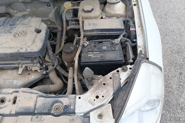 Used Buick Excelle 2015 1.5L Manual Classic Trim Engine Bay Left