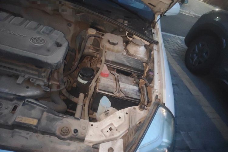 Used Buick Excelle 2015 1.5L Manual Classic Trim Engine Bay Left