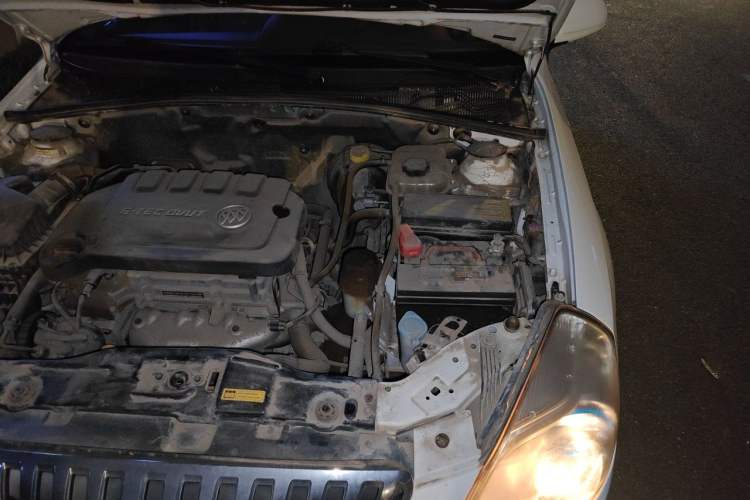 Used Buick Excelle 2015 1.5L Manual Classic Trim Engine Bay Left