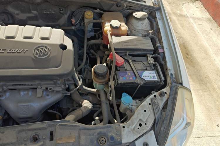 Used Buick Excelle 2015 1.5L Automatic Classic Model Engine Bay Left