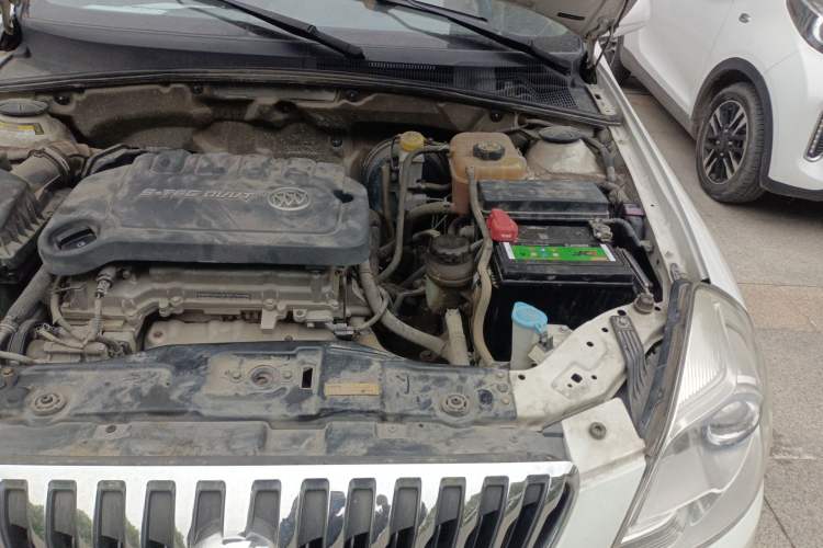 Used Buick Excelle 2015 1.5L Manual Classic Trim Engine Bay Left