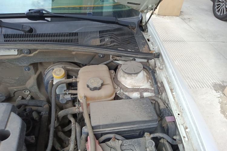 Used Buick Excelle 2015 1.5L Manual Classic Trim Engine Bay Left