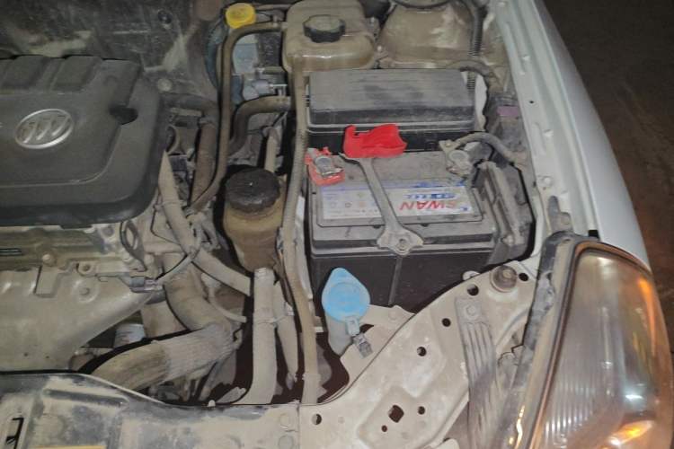 Used Buick Excelle 2015 1.5L Manual Classic Trim Engine Bay Left