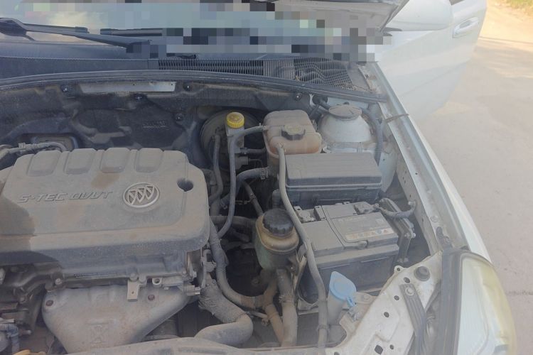Used Buick Excelle 2015 1.5L Manual Luxury Model Engine Bay Left