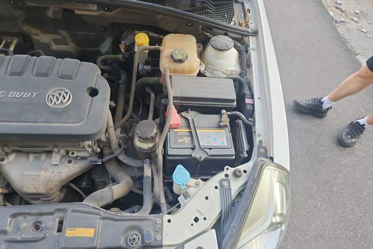 Used Buick Excelle 2015 1.5L Automatic Classic Model Engine Bay Left