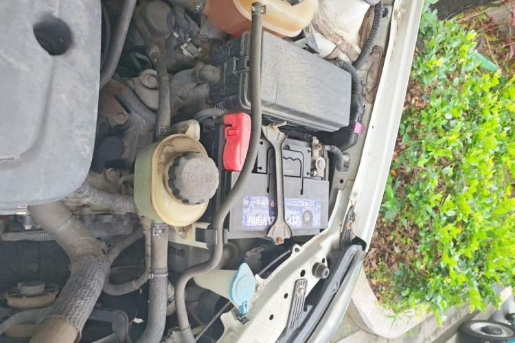 Used Buick Excelle 2015 1.5L Automatic Classic Model Engine Bay Left