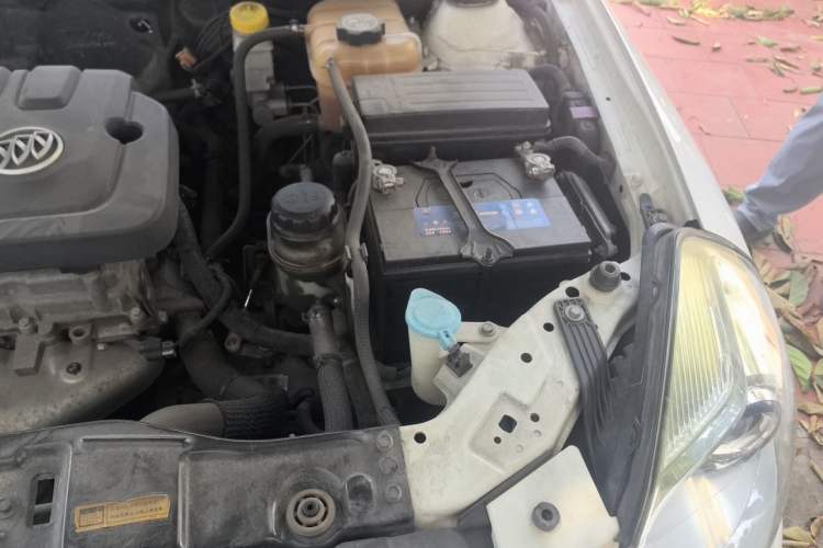 Used Buick Excelle 2015 1.5L Automatic Classic Model Engine Bay Left
