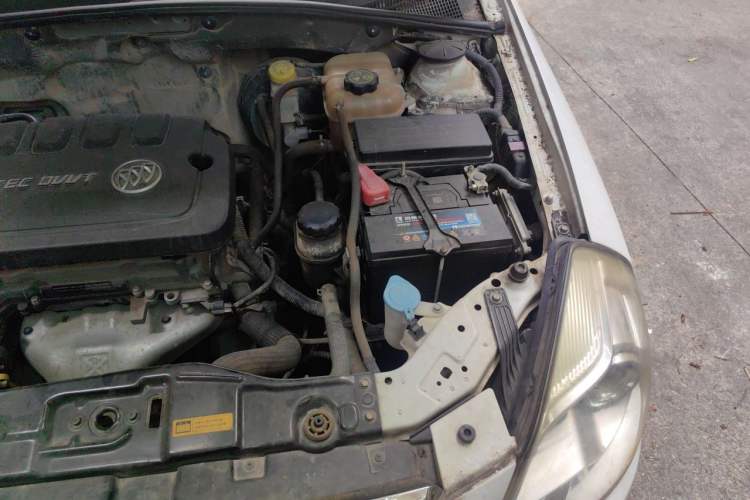 Used Buick Excelle 2015 1.5L Manual Classic Trim Engine Bay Left