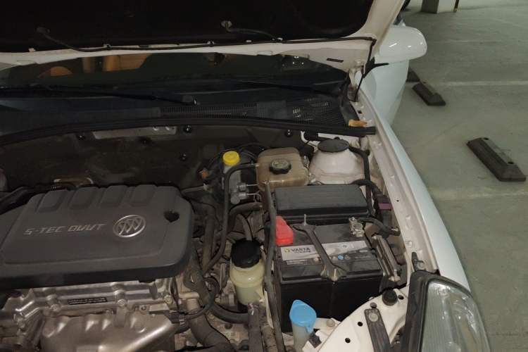 Used Buick Excelle 2015 1.5L Automatic Classic Model Engine Bay Left