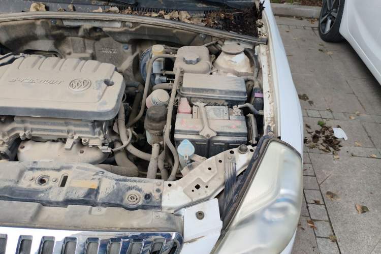 Used Buick Excelle 2015 1.5L Manual Classic Trim Engine Bay Left