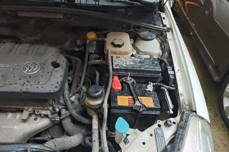 Used Buick Excelle 2015 1.5L Automatic Classic Model Engine Bay Left