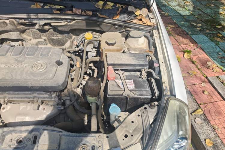 Used Buick Excelle 2015 1.5L Automatic Classic Model Engine Bay Left