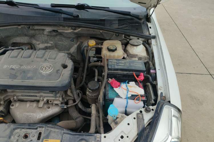 Used Buick Excelle 2015 1.5L Manual Classic Trim Engine Bay Left