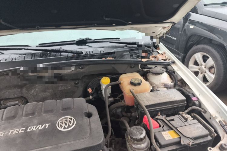 Used Buick Excelle 2015 1.5L Automatic Classic Model Engine Bay Left
