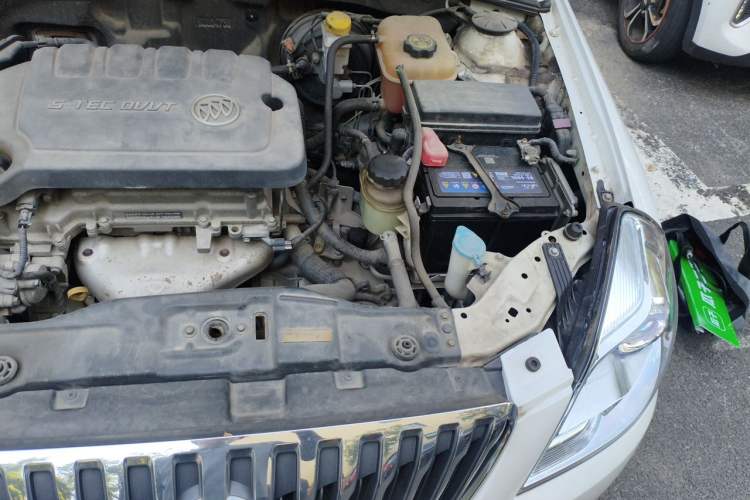 Used Buick Excelle 2015 1.5L Automatic Luxury Edition Engine Bay Left