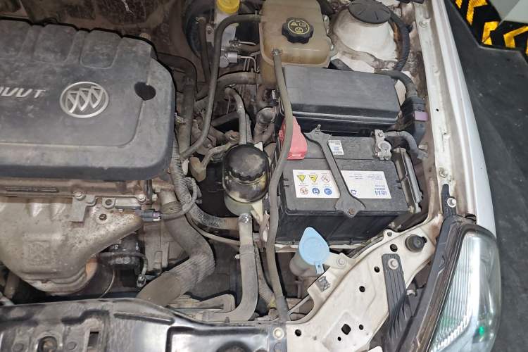 Used Buick Excelle 2015 1.5L Manual Classic Trim Engine Bay Left