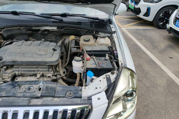 Used Buick Excelle 2015 1.5L Manual Classic Trim Engine Bay Left