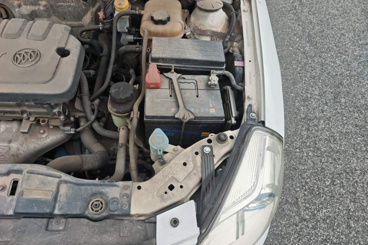 Used Buick Excelle 2015 1.5L Automatic Classic Model Engine Bay Left