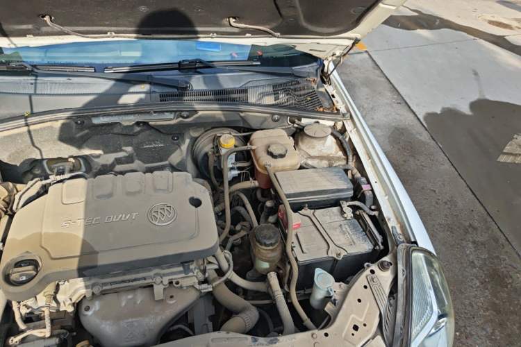 Used Buick Excelle 2015 1.5L Manual Classic Trim Engine Bay Left