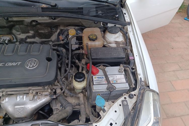 Used Buick Excelle 2015 1.5L Automatic Classic Model Engine Bay Left