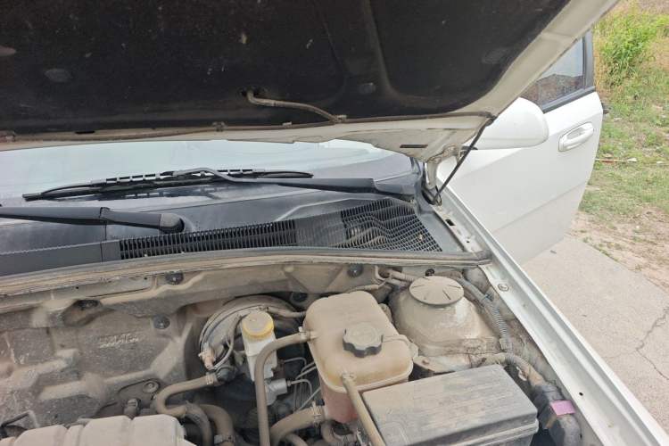 Used Buick Excelle 2015 1.5L Automatic Classic Model Engine Bay Left